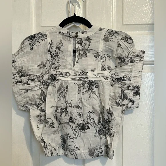 Pilcro Anthropologie Print Ruffle Puff Sleeve Crop black/white XXS top NWT - Picture 7 of 7